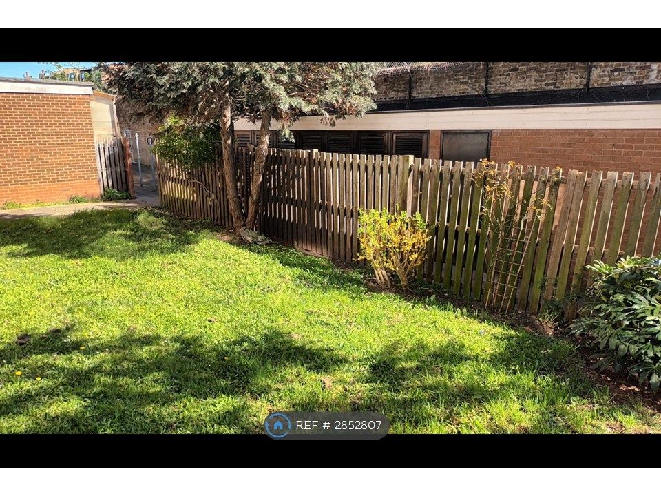 Property photo 2 of 18 Garden