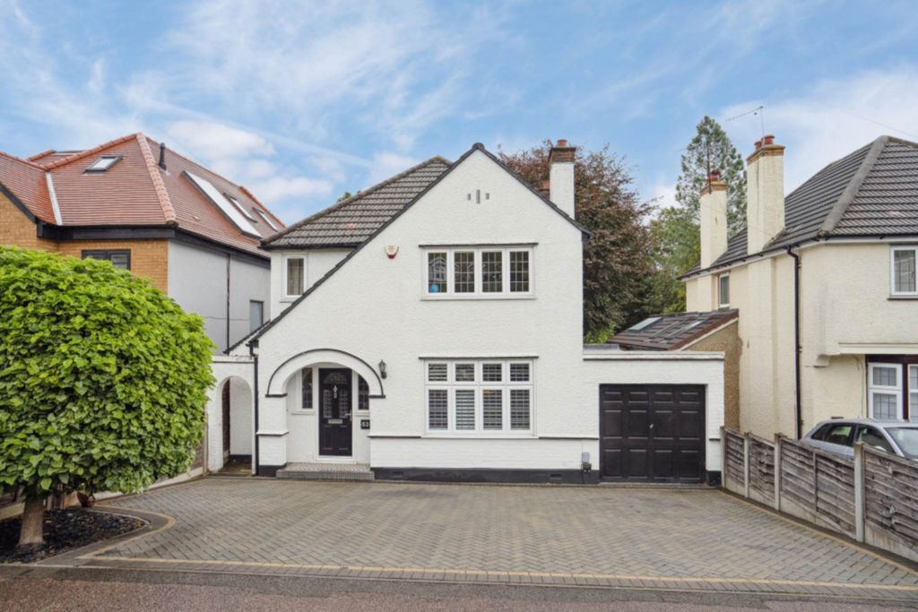 Property photo 1 of 17