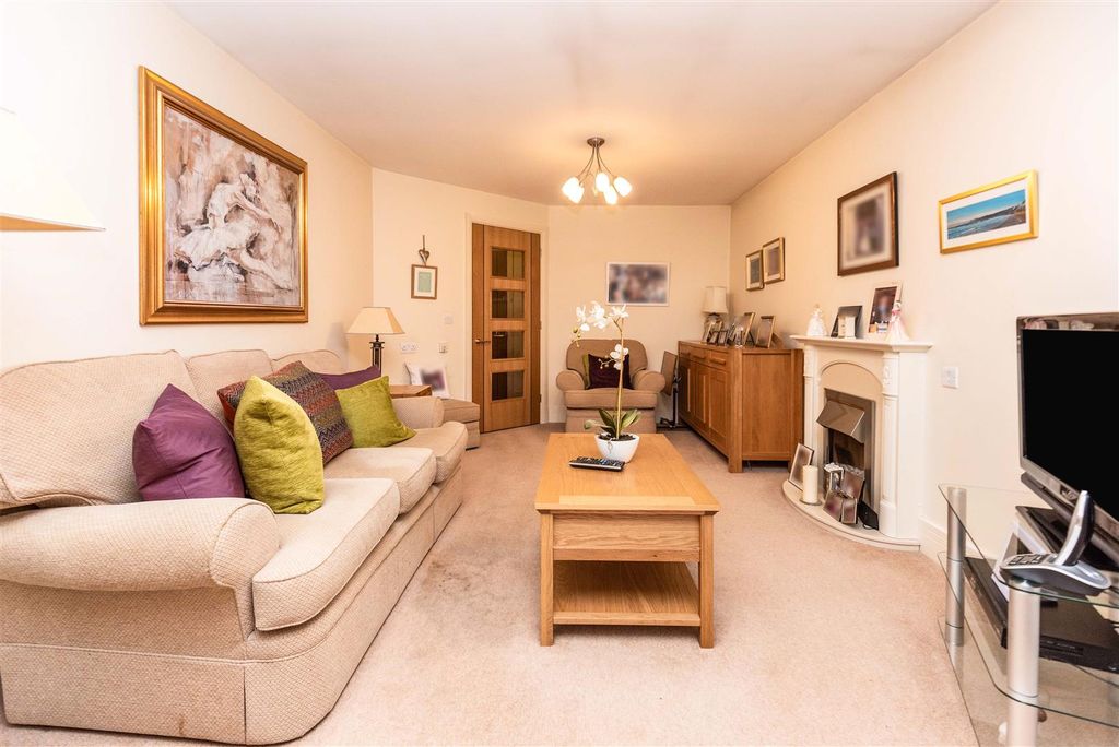Property photo 2 of 17 Living Room