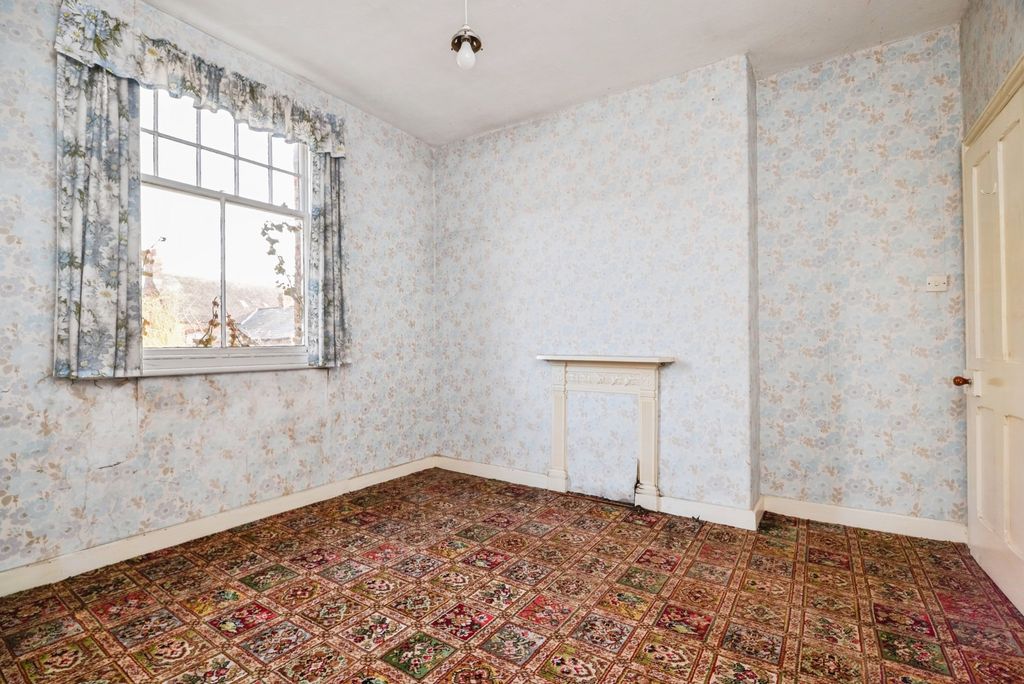 Property photo 3 of 20 Pbox-Img.Jpg