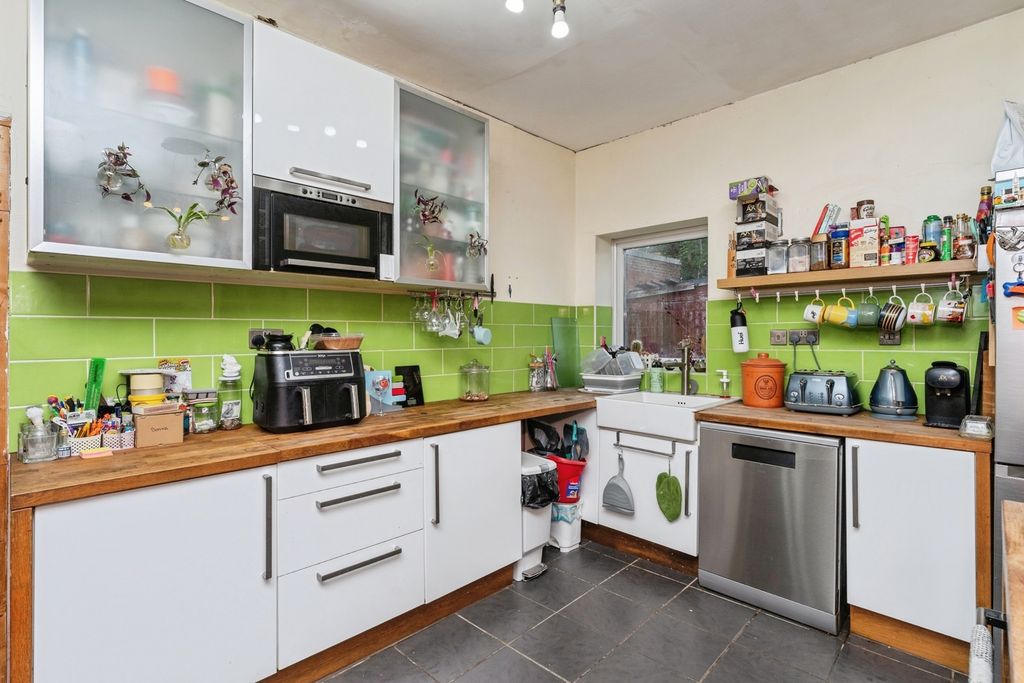 Property photo 2 of 17 Kitchen/Dining Room