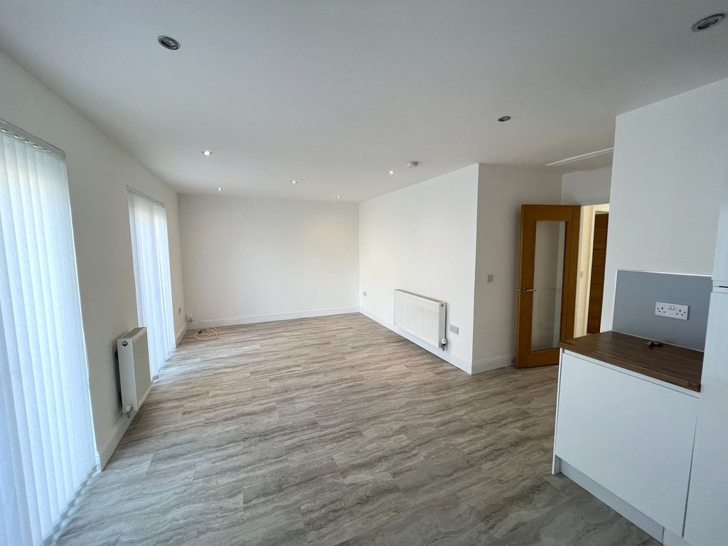 Property photo 2 of 26