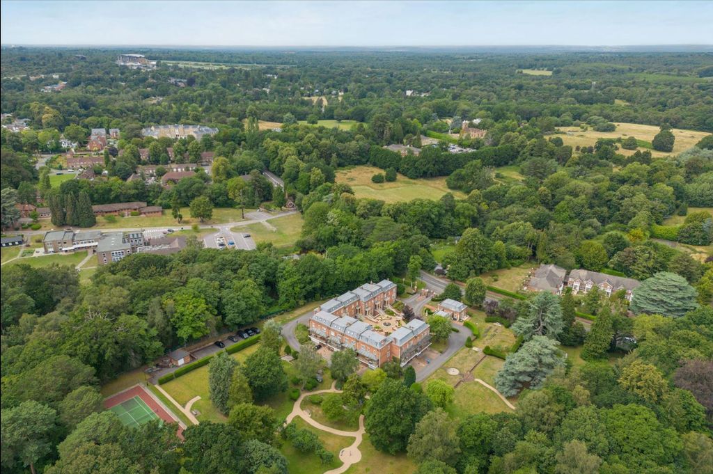 Property photo 2 of 20