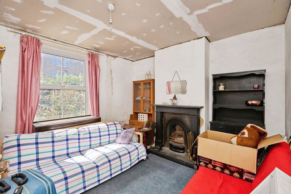 Property photo 3 of 18