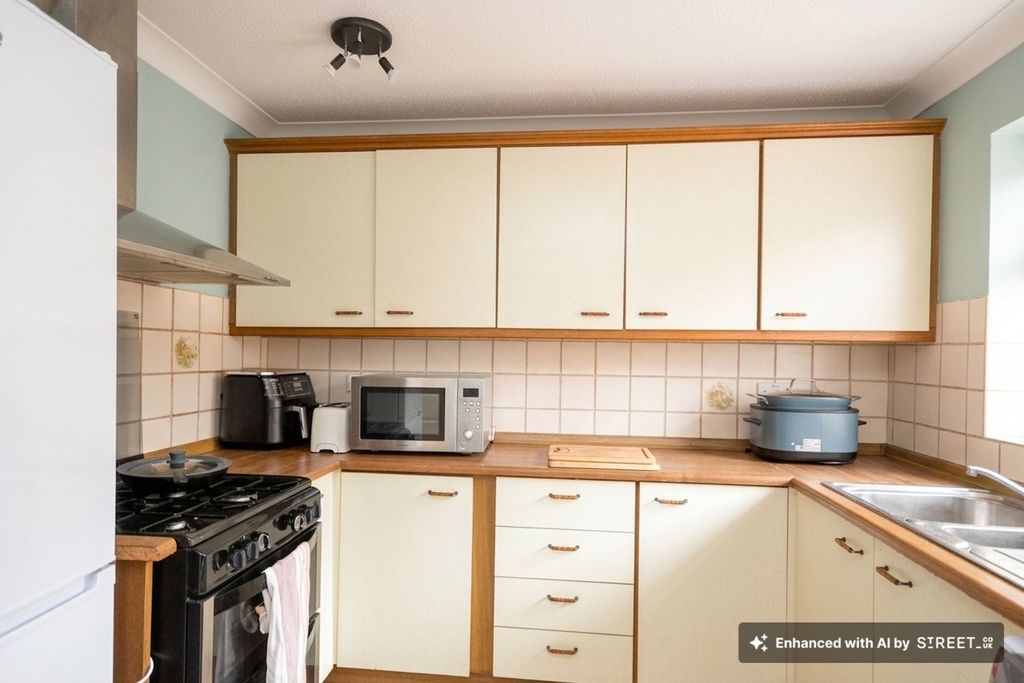 Property photo 2 of 15 Kitchen