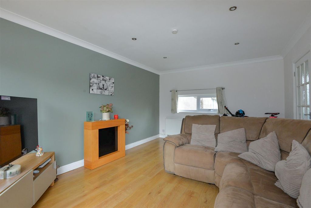 Property photo 3 of 20 Living Room 2.Jpg
