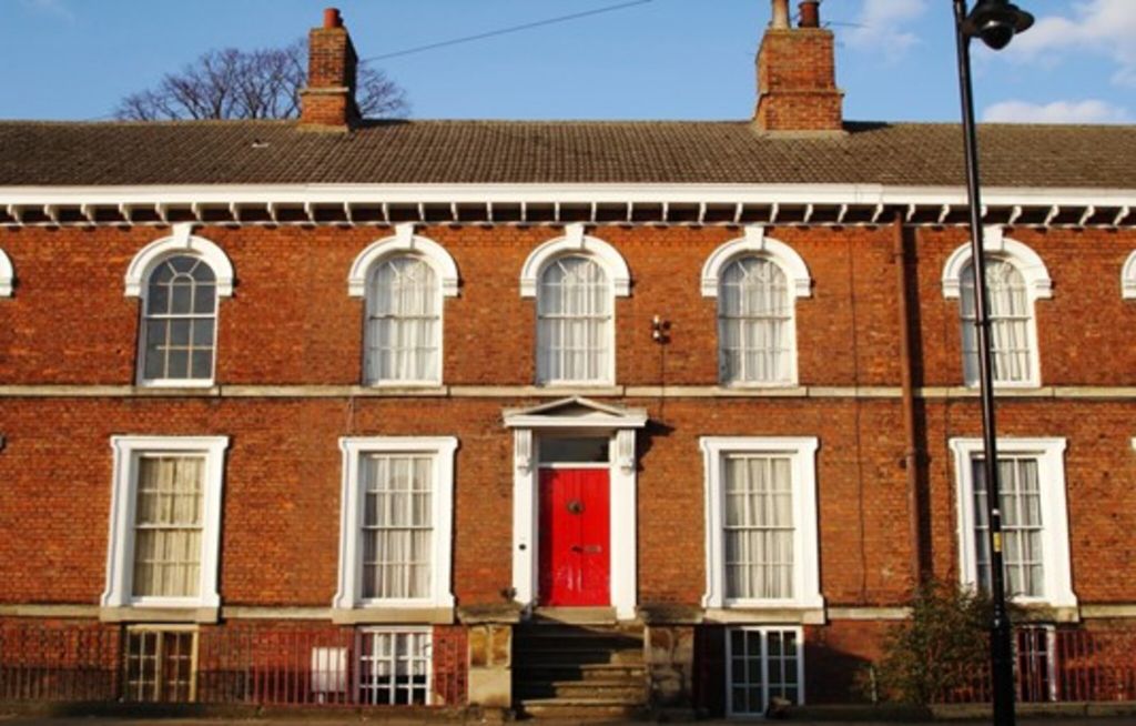 Property photo 1 of 25