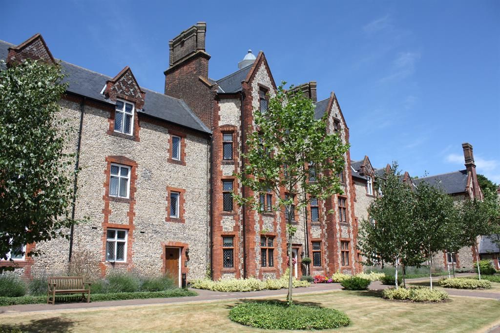 Property photo 1 of 8 Gilbert Scott Court