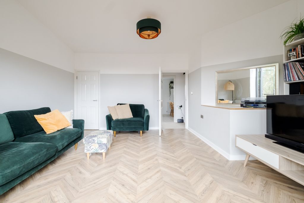 Property photo 2 of 15 Bemerton Street