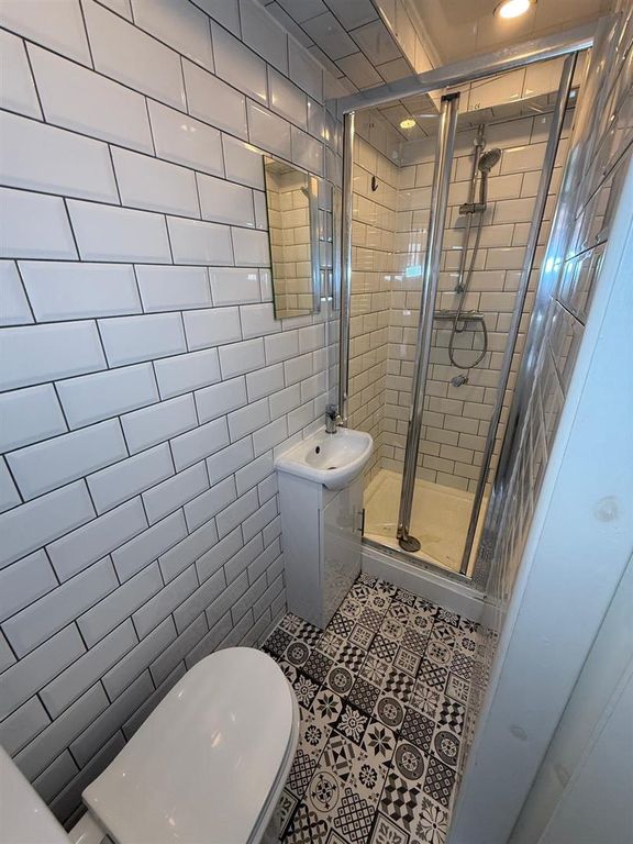 Property photo 3 of 8 En-Suite .Jpeg