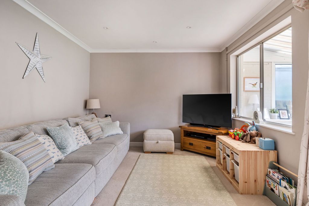 Property photo 3 of 21