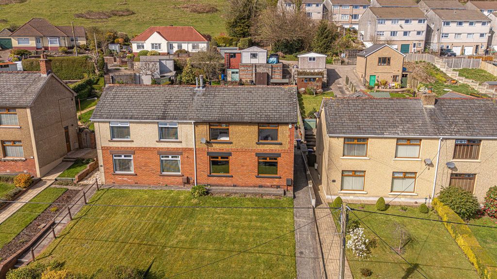 Property photo 1 of 39