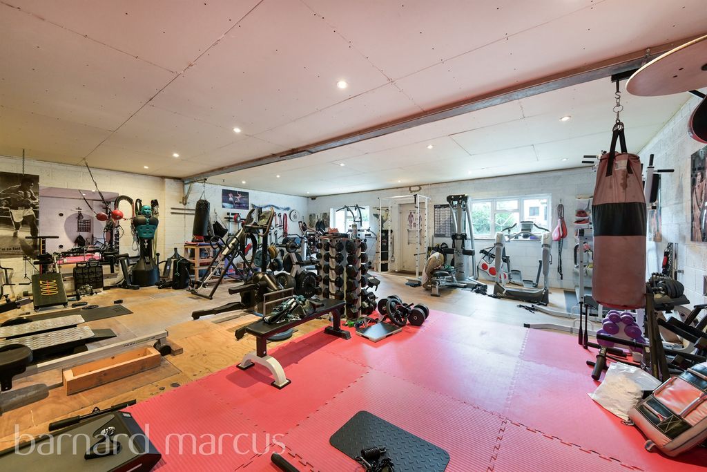 Property photo 3 of 12