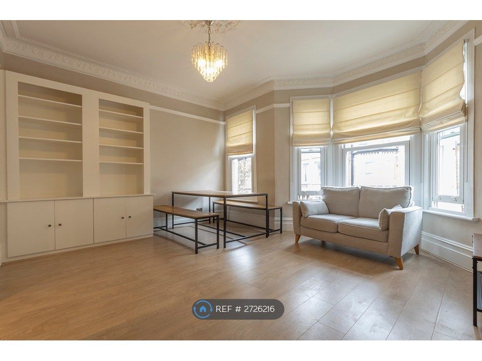 Property photo 2 of 7 Living Room