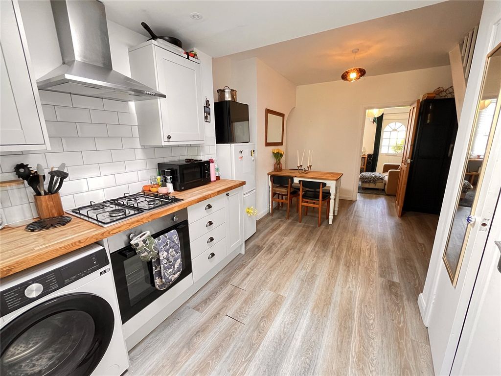 Property photo 2 of 12 Picture No. 21