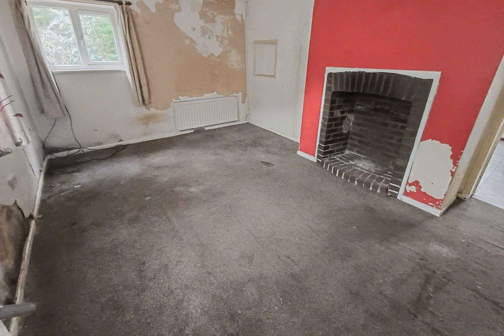 Property photo 3 of 18 Marshgate Cottage, Warrington Road, Runcorn, Wa7 1Rb