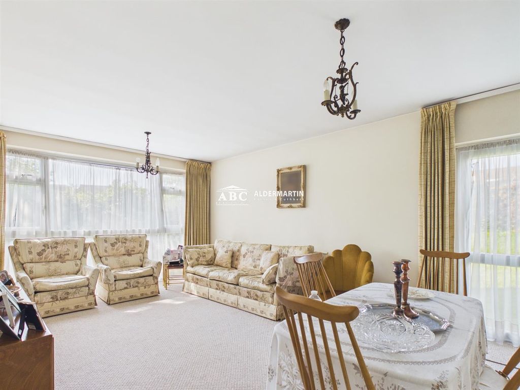 Property photo 2 of 13 Cam03827G0-Pr0160-Still001.Jpg