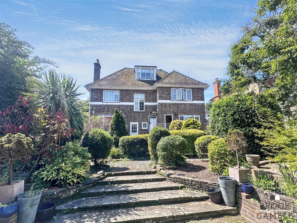 Property photo 1 of 45 01323 438506