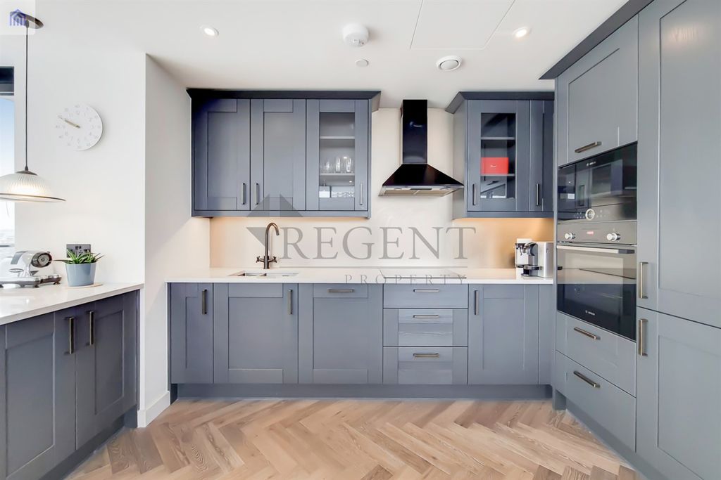 Property photo 3 of 14 Kitchen