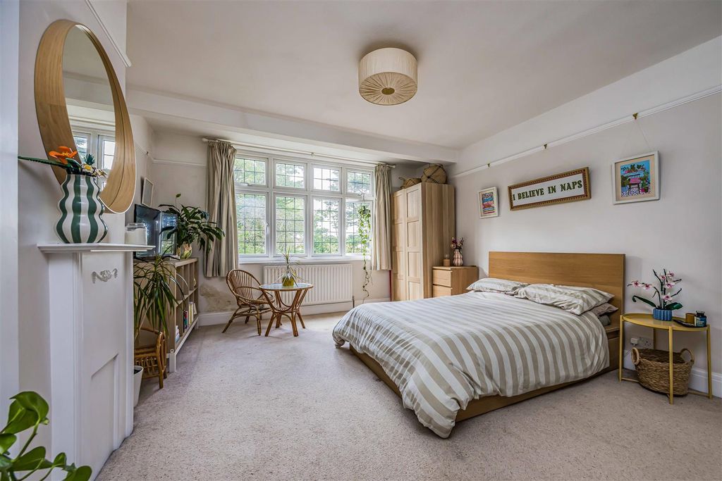 Property photo 2 of 24 11 Military Road, Hilsea-Small-Porticomarketing-So