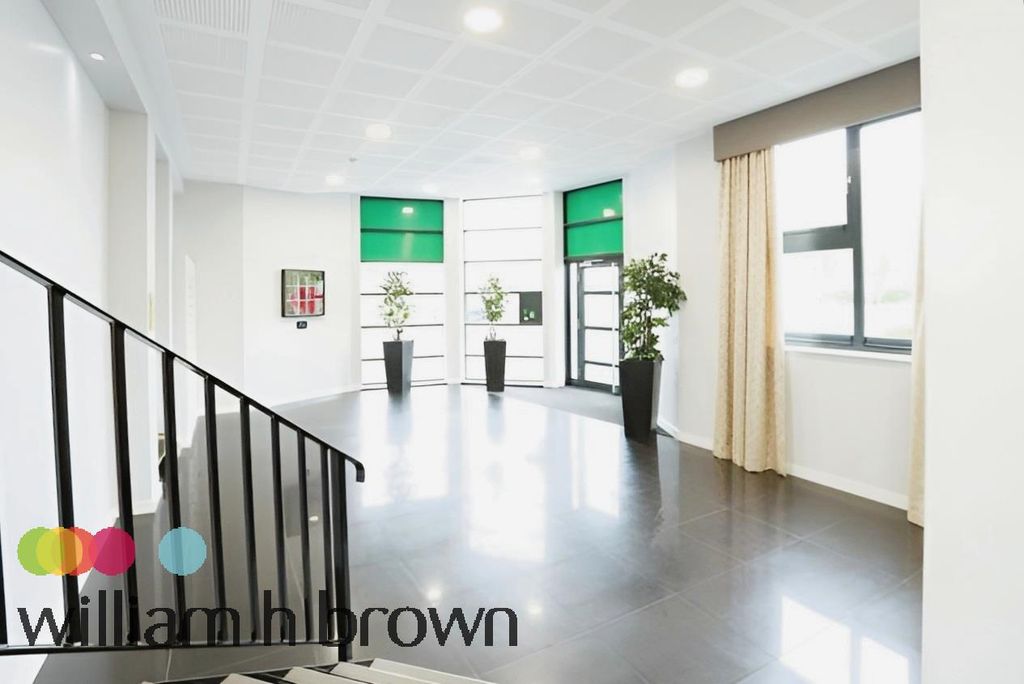 Property photo 2 of 18 Image