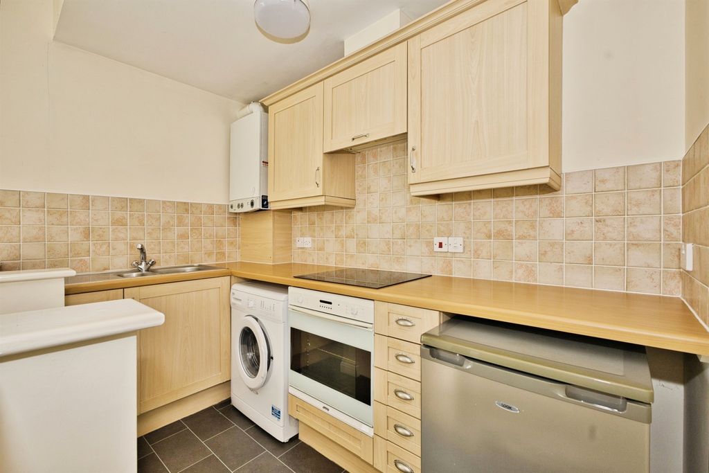 Property photo 3 of 13 Kitchen