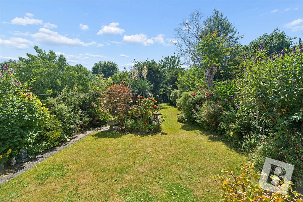 Property photo 2 of 18 Rear Garden