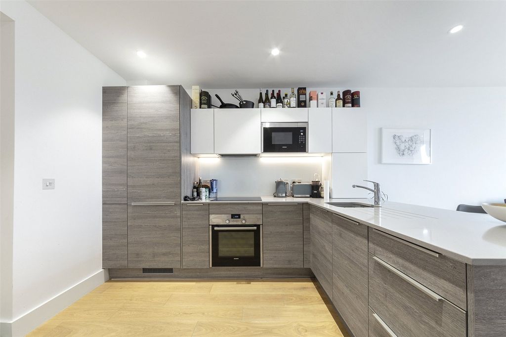 Property photo 2 of 15 Picture No. 14