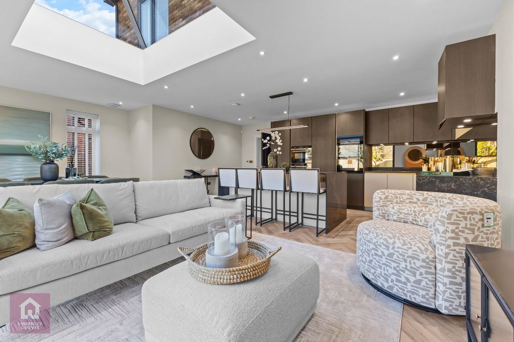 Property photo 3 of 36 Picture 3