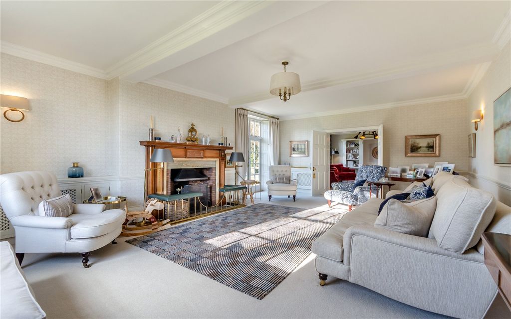 Property photo 2 of 26 Sitting Room