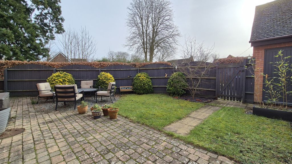 Property photo 2 of 32