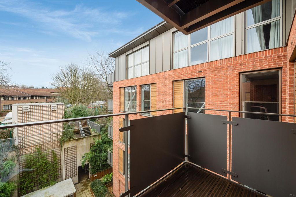 Property photo 1 of 2