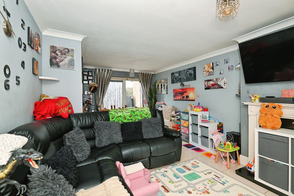 Property photo 2 of 13