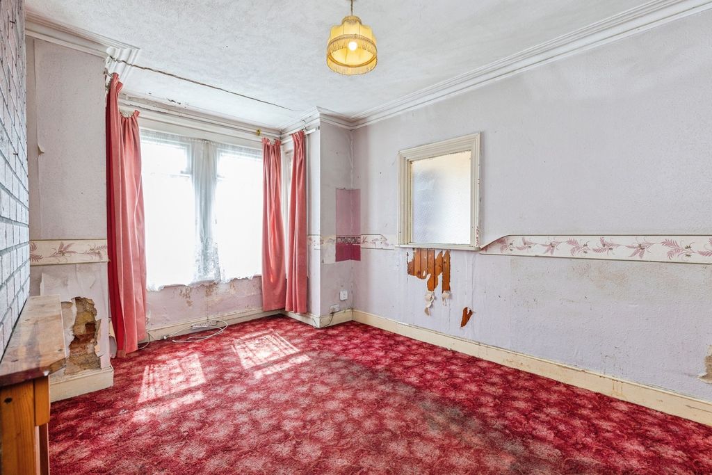 Property photo 3 of 22 Pbox-Img.Jpg