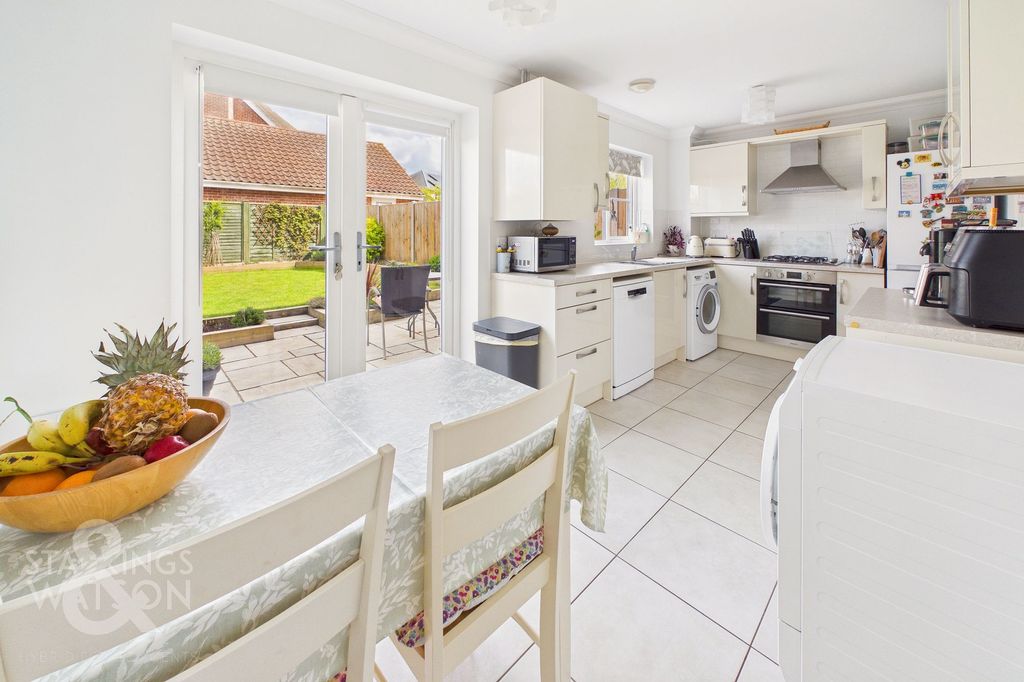 Property photo 3 of 21