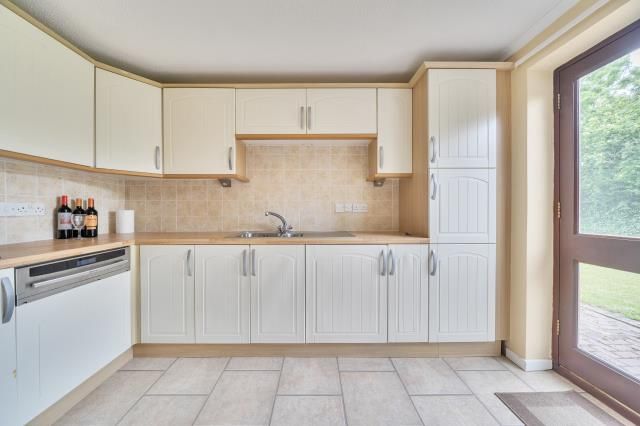 Property photo 3 of 25 Kitchen