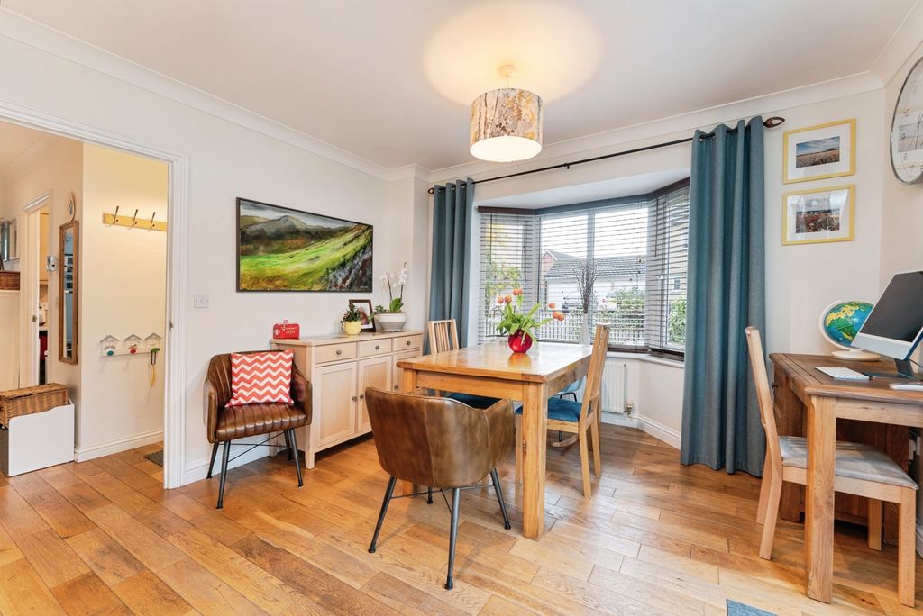 Property photo 2 of 32 Photo