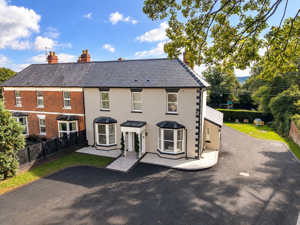 Property photo 2 of 55