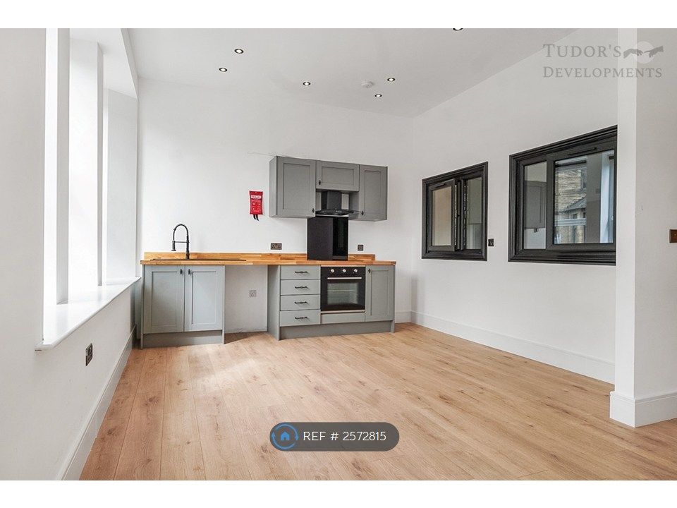Property photo 3 of 15 Kitchen/Living Room