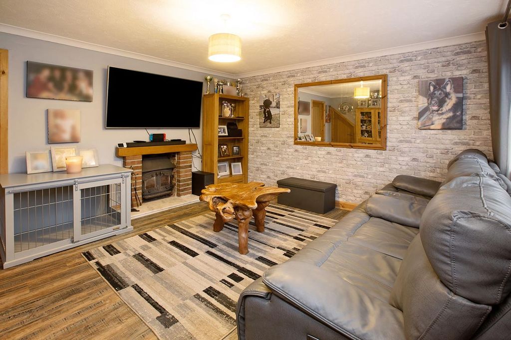 Property photo 3 of 19