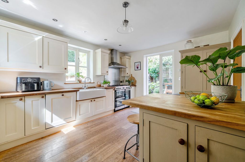 Property photo 2 of 39 38-6A74B233E85d9-...