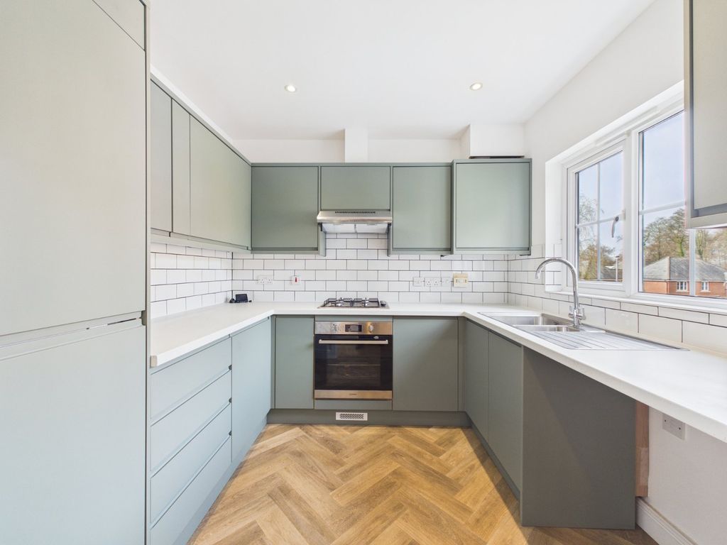 Property photo 2 of 18 Kitchen