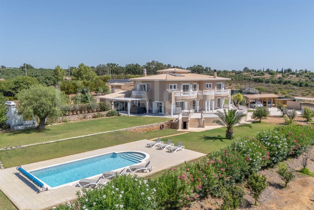 Property photo 1 of 83 Luxury | Lavish T4+1 Villa At Espiche, Praia Da Luz, For Sale - Lagos