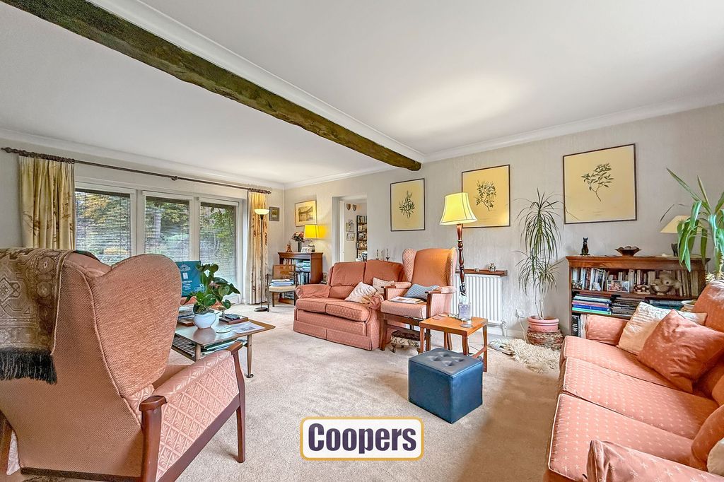 Property photo 2 of 30 Lounge