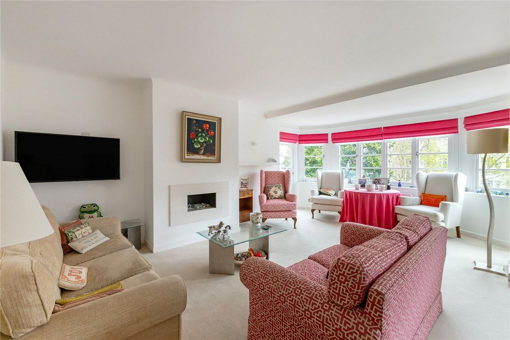 Property photo 2 of 15 Reception