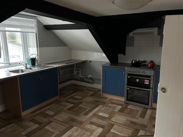 Property photo 1 of 8 Kitchen