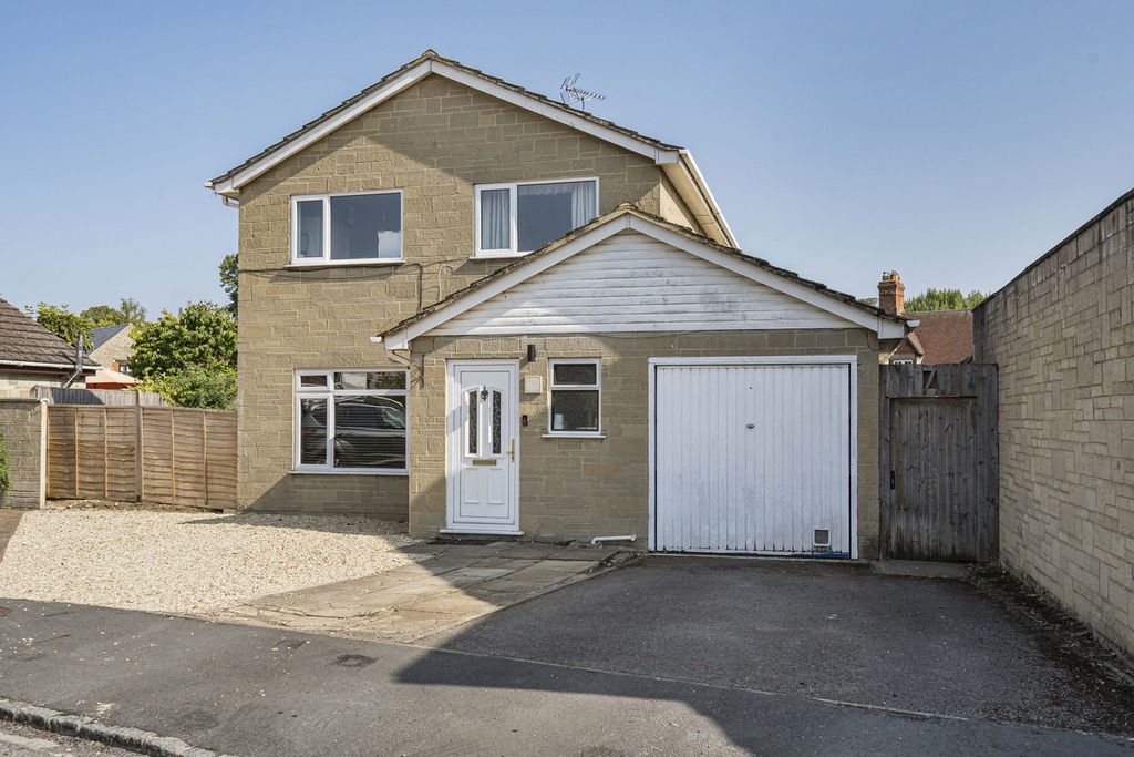 Property photo 1 of 26