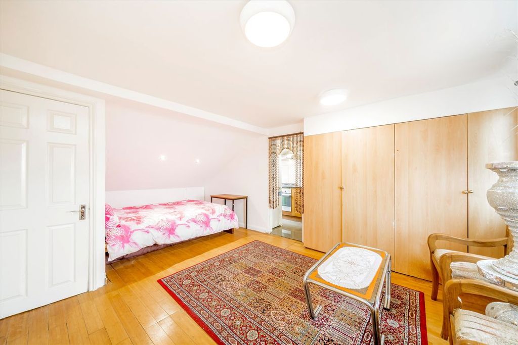 Property photo 2 of 5