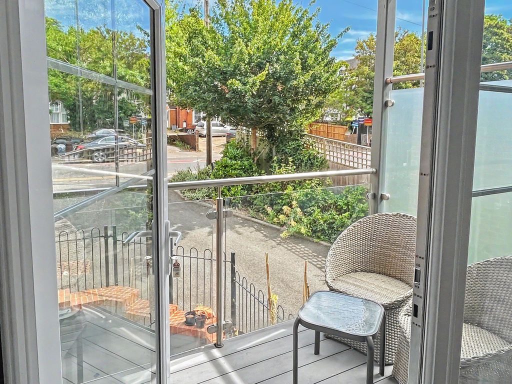 Property photo 2 of 11 Photo 1