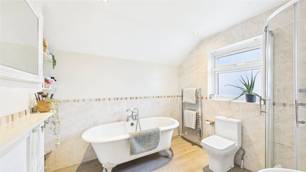 Additional image 14 of 3 bed detached house for saleLightwater, Surrey GU18